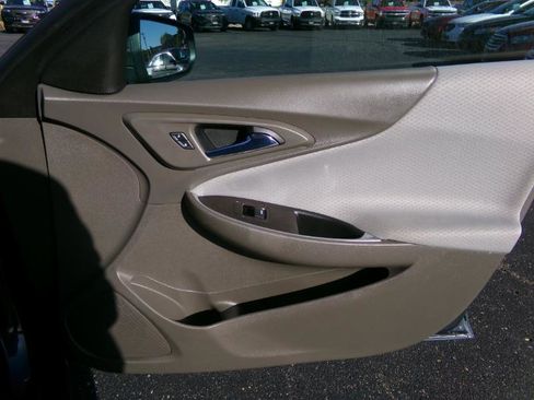 Used 2020 Chevrolet Malibu LT image 28