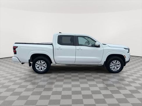 Used 2022 Nissan Frontier SV w/ Technology Package image 4