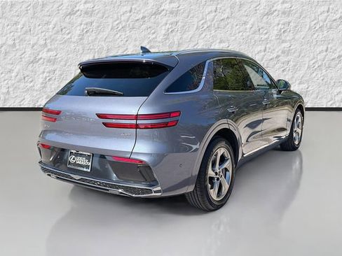 Used 2026 Genesis GV70 2.5T Advanced image 3