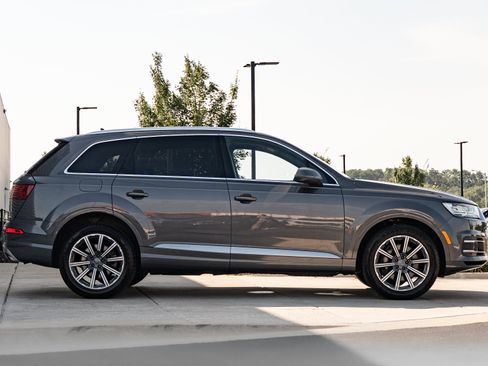 Used 2018 Audi Q7 3.0T Prestige w/ Prestige Package AWD/4WD image 3
