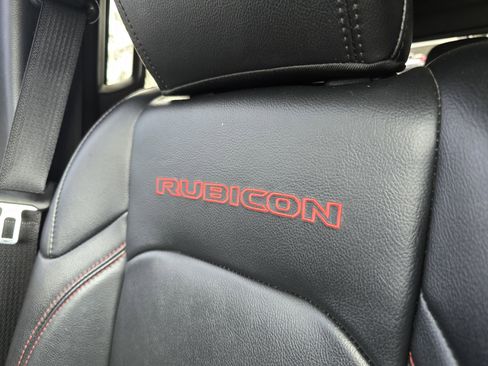 Used 2020 Jeep Gladiator Rubicon AWD/4WD image 32