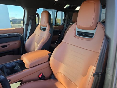 Certified 2025 Land Rover Defender 110 image 20