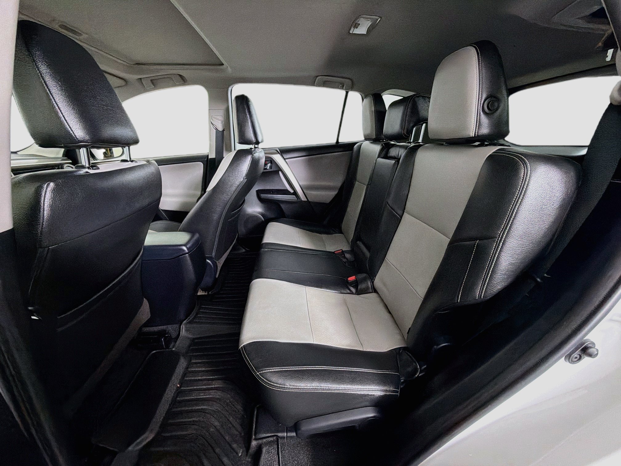 Used 2016 Toyota RAV4 XLE FWD image 27