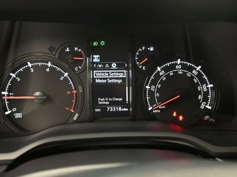 Used 2022 Toyota 4Runner SR5 Premium w/ Moonroof Package RWD image 17