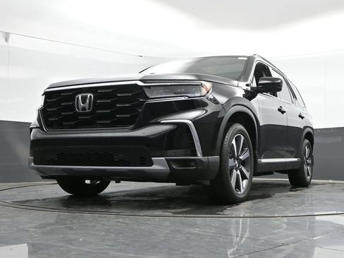 Used 2025 Honda Pilot Elite image 36