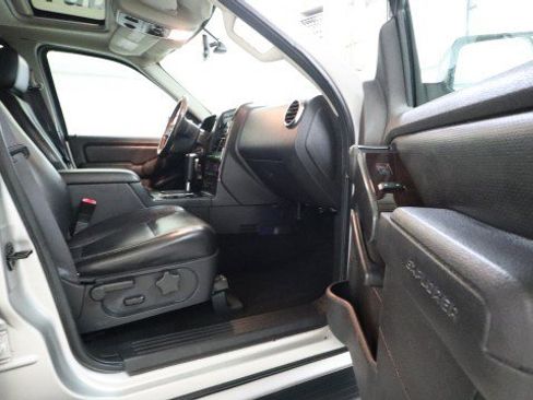Used 2006 Ford Explorer Limited AWD/4WD image 10