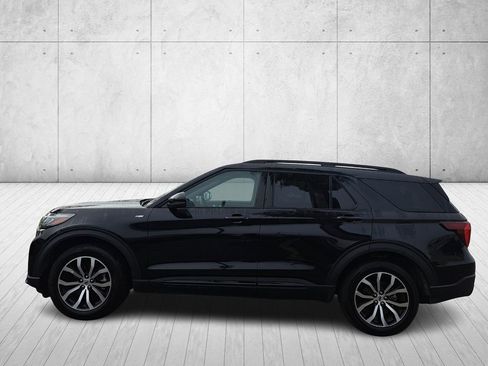 Used 2025 Ford Explorer ST-Line image 8