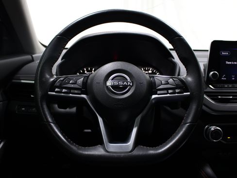 Used 2023 Nissan Altima 2.5 SR FWD image 10