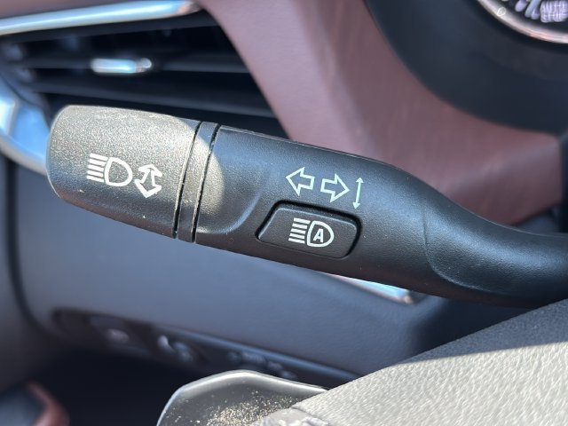 Used 2021 Buick Enclave Avenir w/ Avenir Technology Package FWD image 22