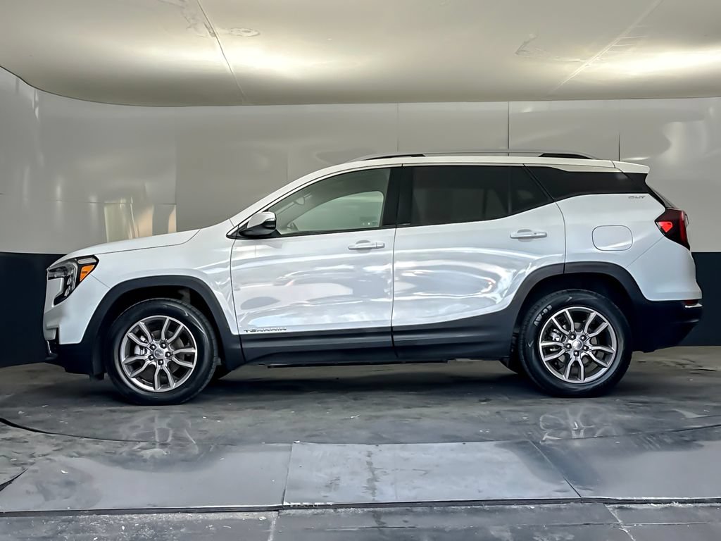 Used 2024 GMC Terrain SLT AWD/4WD image 6