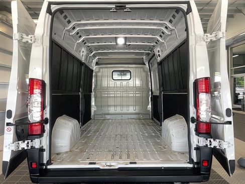 Used 2025 RAM ProMaster 3500 w/ Convenience Group FWD image 6