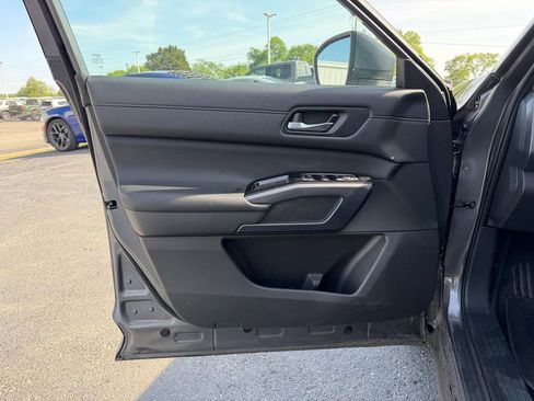 Used 2025 Nissan Pathfinder SL w/ Cargo Package image 14