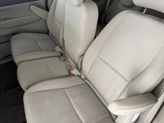 Used 2015 Kia Sedona LX w/ LX Convenience Package FWD image 26