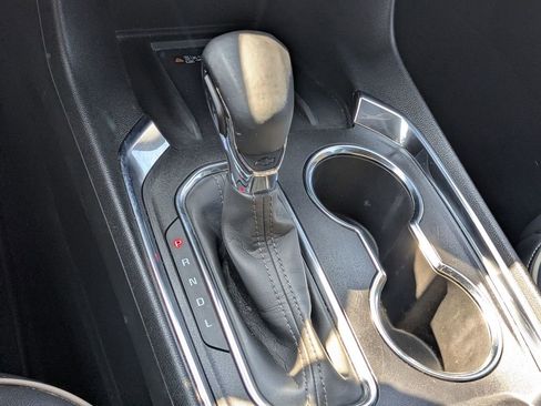 Used 2023 Chevrolet Traverse Premier image 12