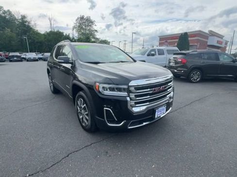 Used 2023 GMC Acadia SLE w/ Driver Convenience Package FWD image 2