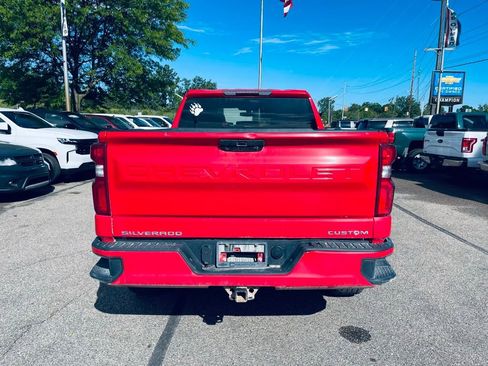 Used 2020 Chevrolet Silverado 1500 Custom w/ Custom Value Package AWD/4WD image 5