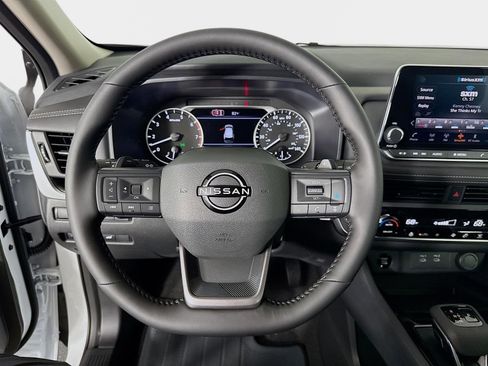 New 2026 Nissan Rogue SV FWD image 12