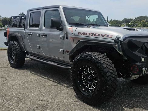 Used 2020 Jeep Gladiator Mojave AWD/4WD image 7