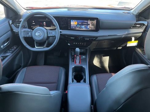 New 2025 Nissan Kicks SR image 17