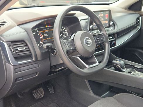 Used 2021 Nissan Rogue S image 10