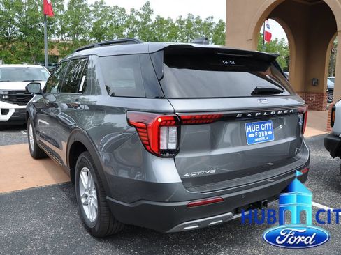 New 2026 Ford Explorer Active w/ Active Comfort Package RWD image 3