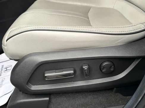 Used 2025 Honda Pilot Elite image 17