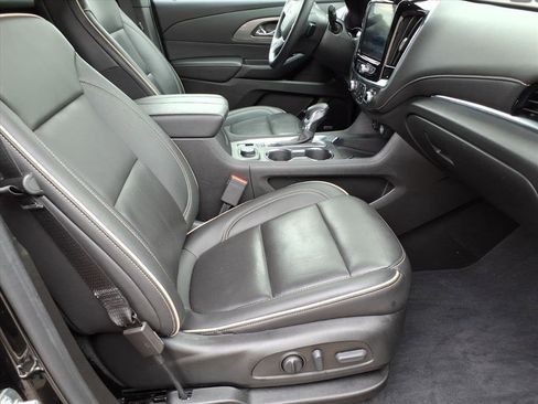 Used 2023 Chevrolet Traverse Premier image 7