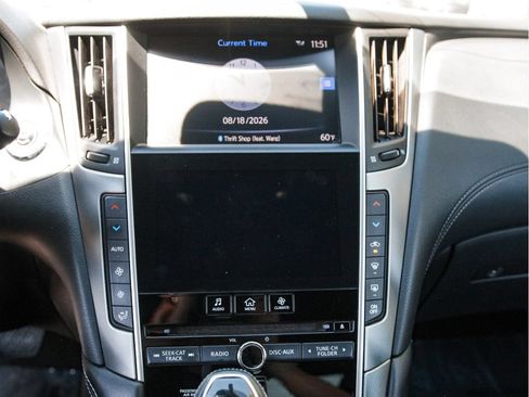 Used 2018 INFINITI Q60 3.0t Luxe RWD image 18