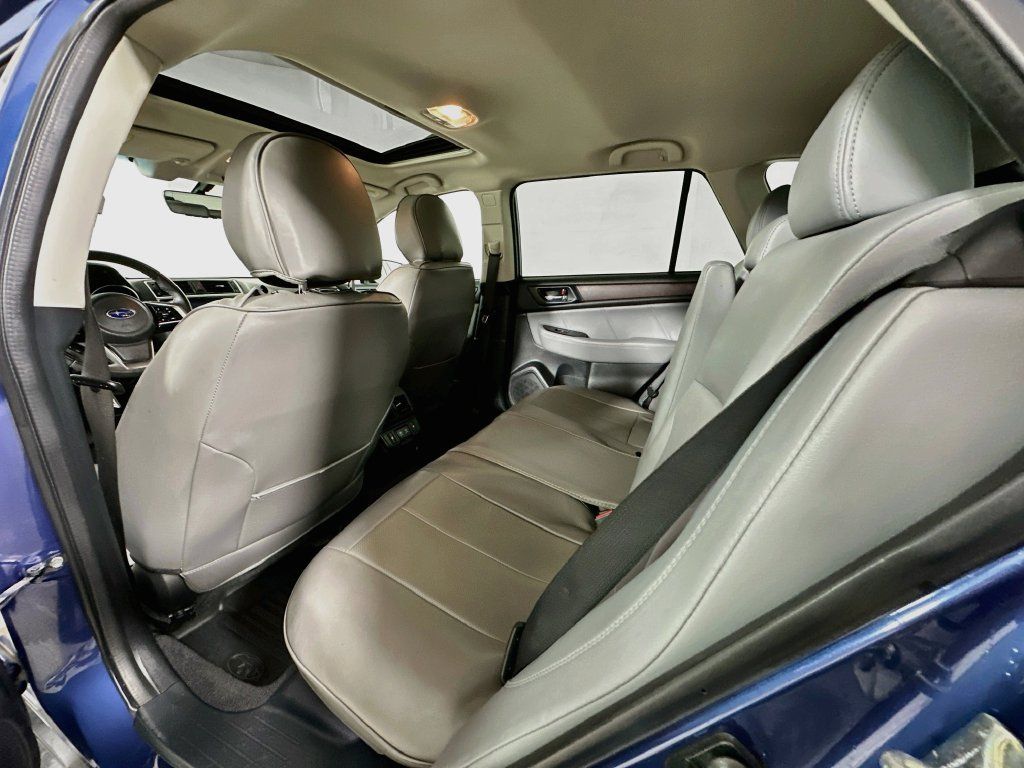 Used 2019 Subaru Outback 2.5i Limited AWD/4WD image 4