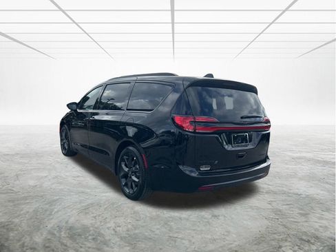 New 2026 Chrysler Pacifica Limited w/ S Appearance Package image 6
