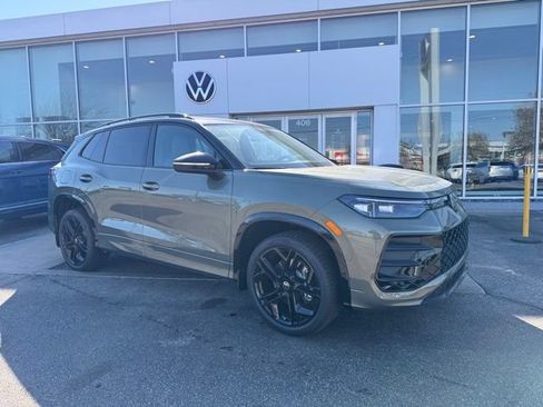 New 2026 Volkswagen Tiguan SE R-Line AWD/4WD image 1