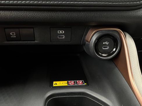 Used 2024 Toyota Grand Highlander AWD Hybrid image 36