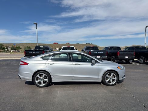 Used 2016 Ford Fusion SE AWD/4WD image 4