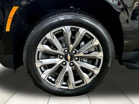 Used 2025 Chevrolet Tahoe High Country image 9