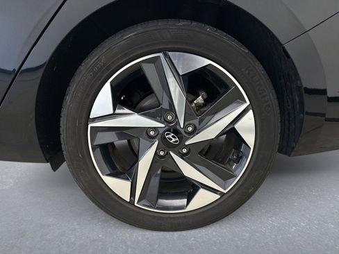 Used 2023 Hyundai Elantra Limited w/ Cargo Package image 22