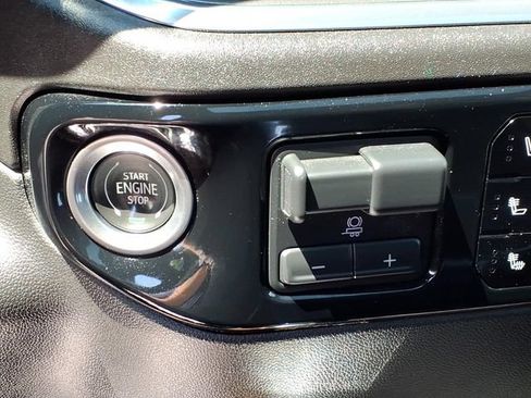 Used 2024 Chevrolet Silverado 2500 High Country w/ Technology Package AWD/4WD image 26