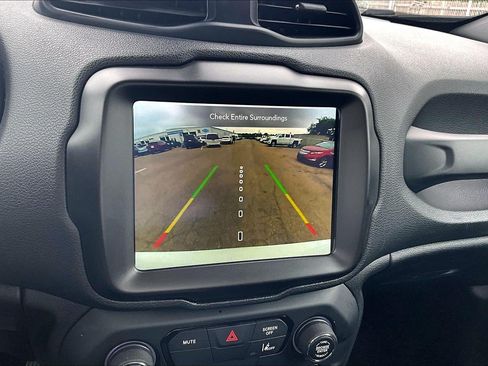 Used 2023 Jeep Renegade Latitude AWD/4WD image 22