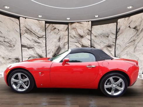 Used 2009 Pontiac Solstice GXP w/ Premium Package RWD image 11
