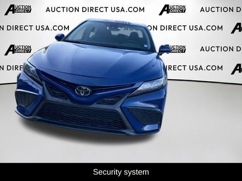 Used 2023 Toyota Camry SE image 6