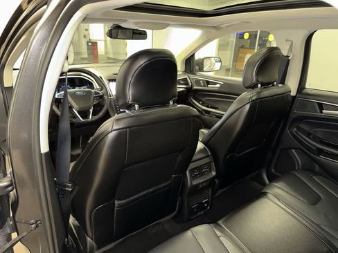 Used 2019 Ford Edge Titanium w/ Equipment Group 301A AWD/4WD image 29