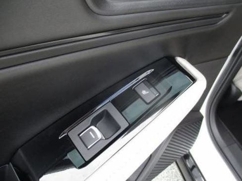 Used 2023 Honda Accord Touring image 8