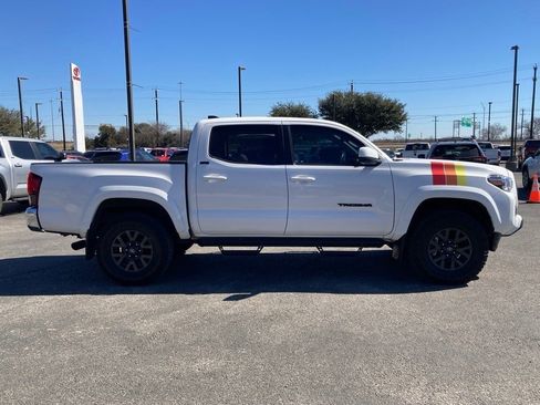 Certified 2023 Toyota Tacoma SR5 image 4