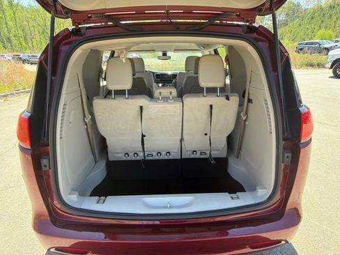 Used 2021 Chrysler Voyager Lxi image 19