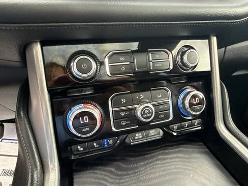 Used 2021 GMC Yukon Denali w/ Denali Premium Package AWD/4WD image 22