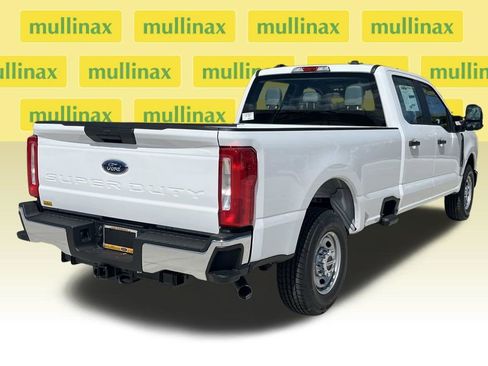 New 2026 Ford F250 XL w/ XL Chrome Package image 4