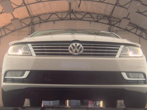 Used 2013 Volkswagen CC Lux image 8