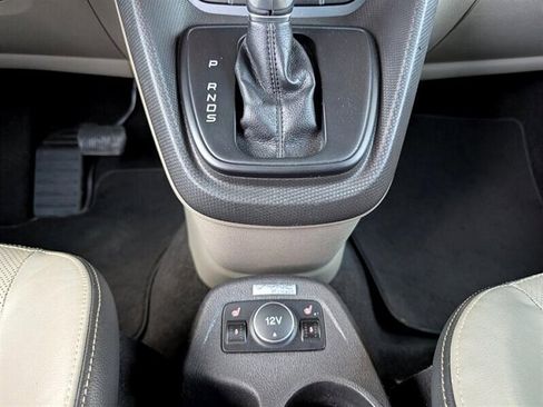 Used 2014 Ford Transit Connect Titanium image 21