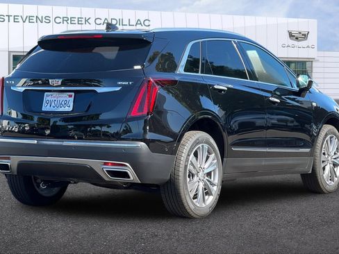 Used 2025 Cadillac XT5 Premium Luxury w/ Technology Package AWD/4WD image 3