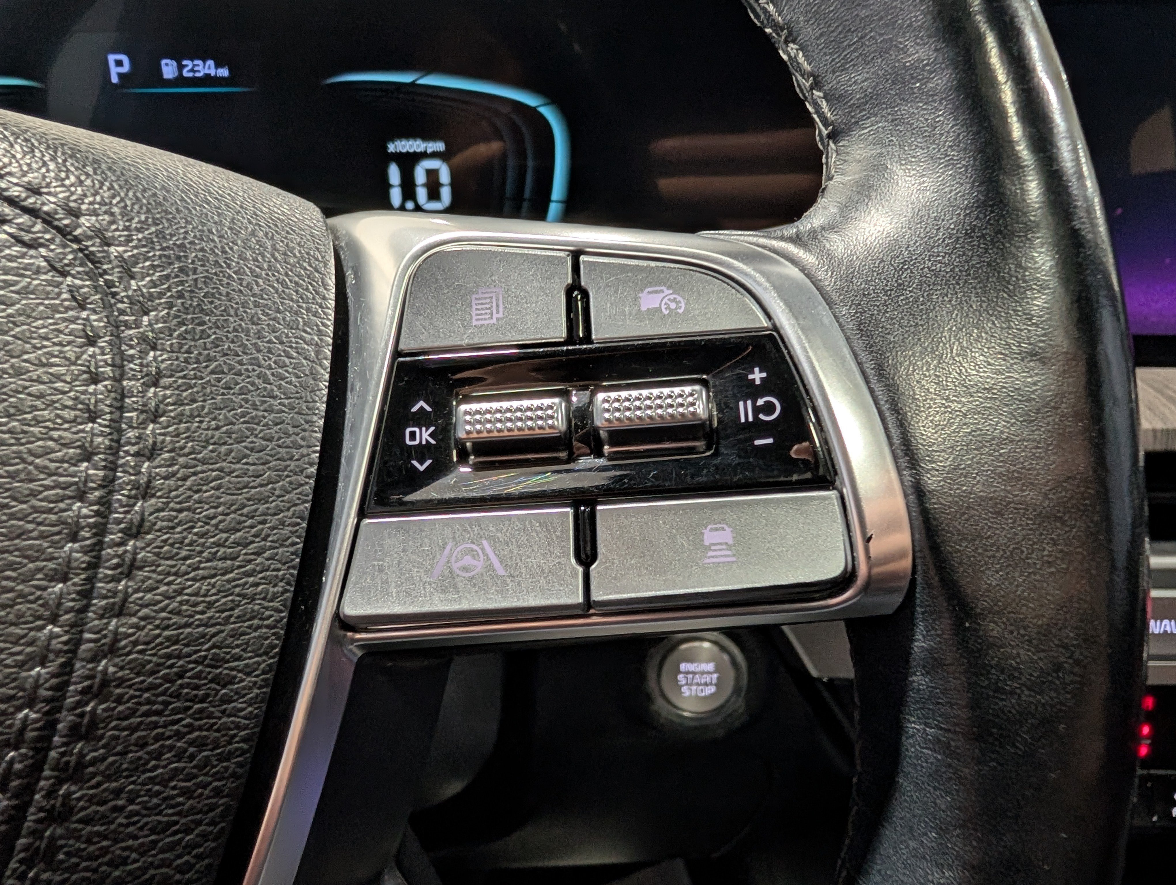 Used 2024 Kia Telluride EX w/ EX Captain's Chair Package AWD/4WD image 19