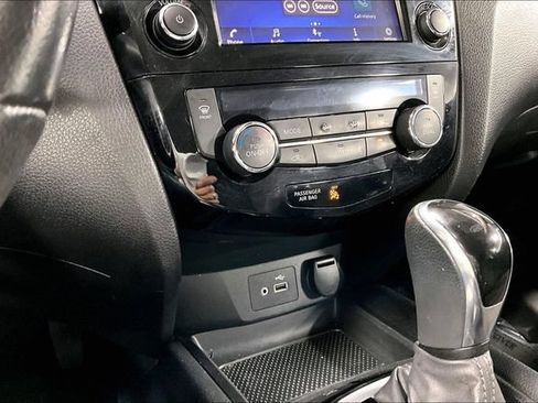 Used 2019 Nissan Rogue Sport SV w/ All-Weather Package AWD/4WD image 15